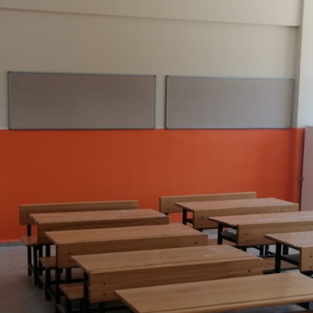 Sonyal Duvara Monte Siyah Çuhalı Kumaşlı Pano